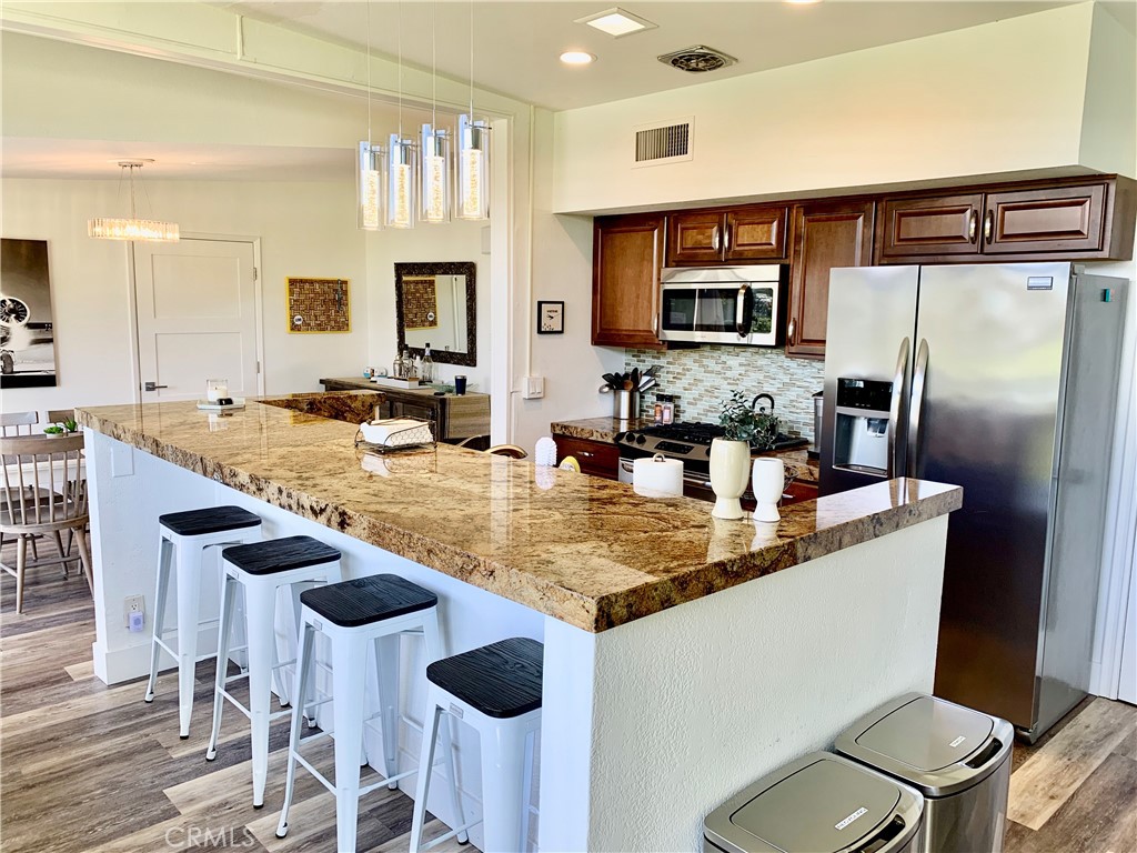 44320 Elkhorn