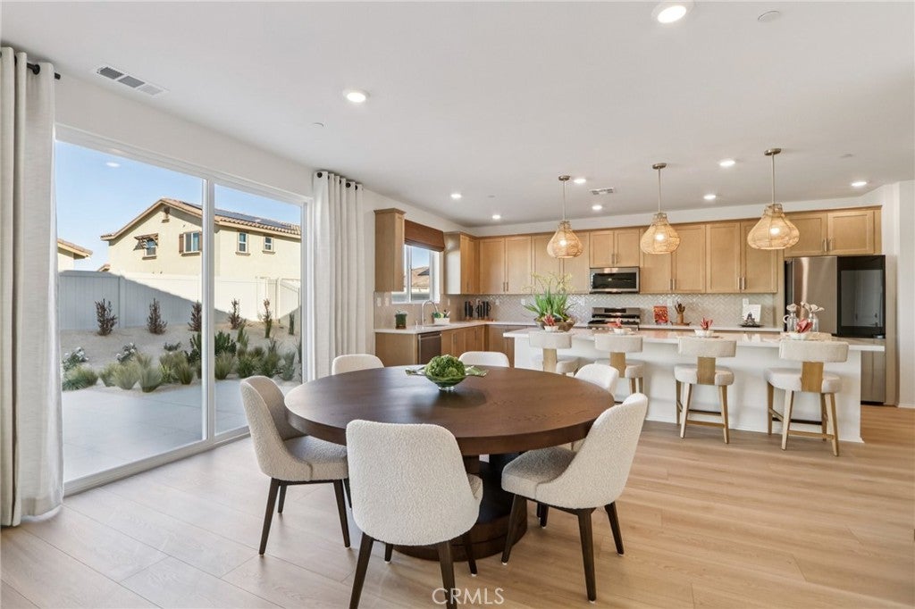 3659 E Avenue Q14