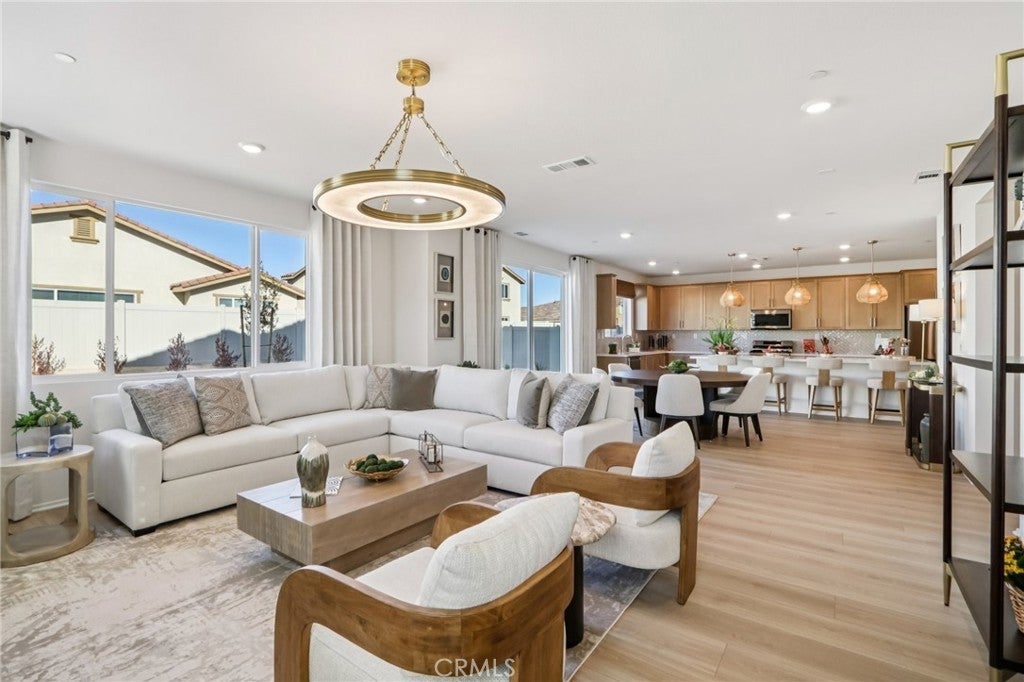 3659 E Avenue Q14