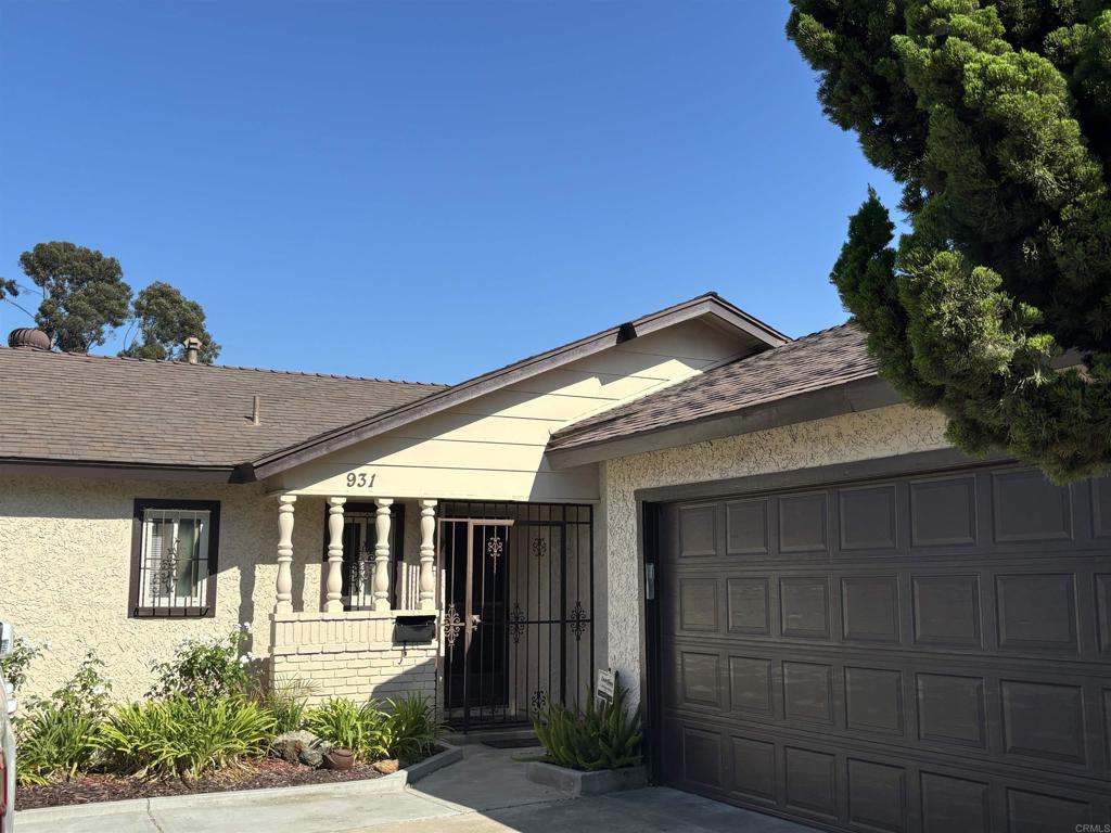Great location 3 bed 2 bath single story near the boarder, freeway, parks, shopping, and schools. New paint and carpet throughout, newer appliances and kitchen renovations. large patio room off the back yard. Solar is paid in full. Great for starter home or investment.