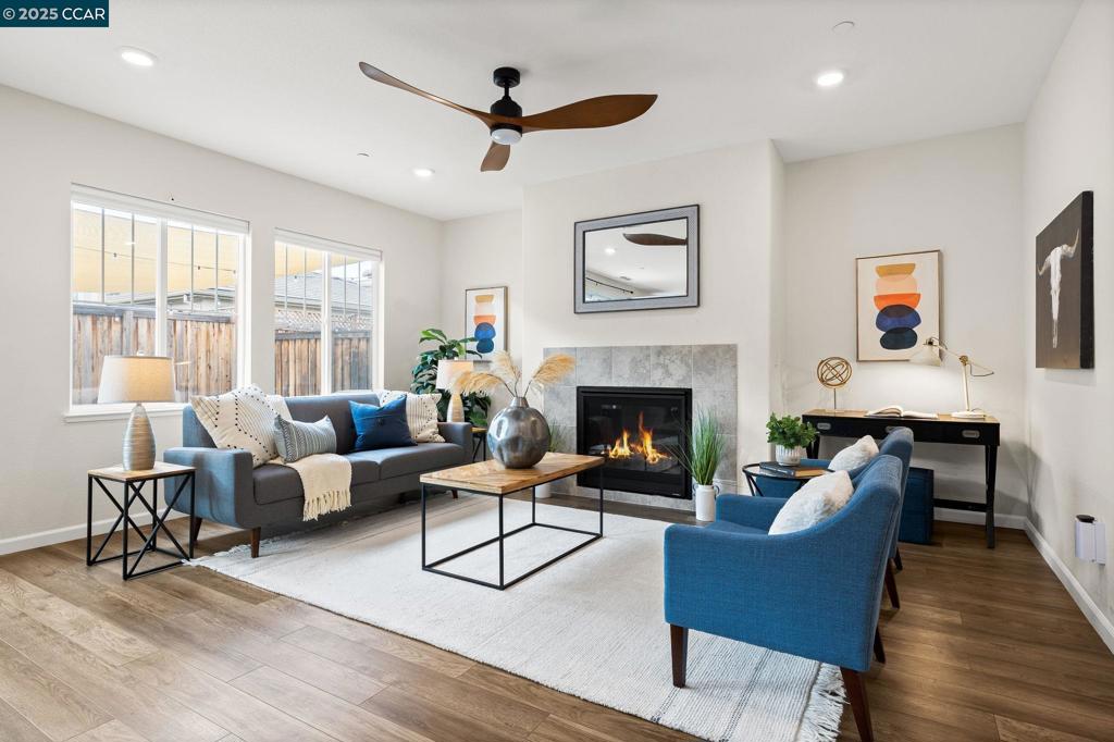 OAKLEY - Residential