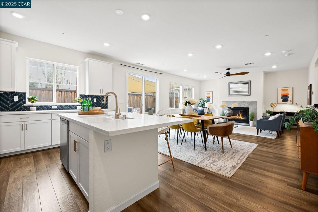 OAKLEY - Residential