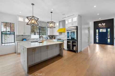 Photo of 14717 Otsego Street, Sherman Oaks, CA 91403 (MLS # SR26002197)