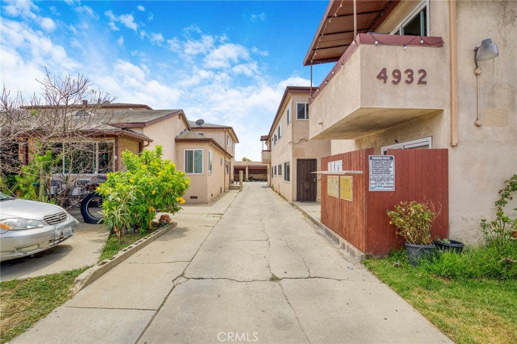 4932 Lennox