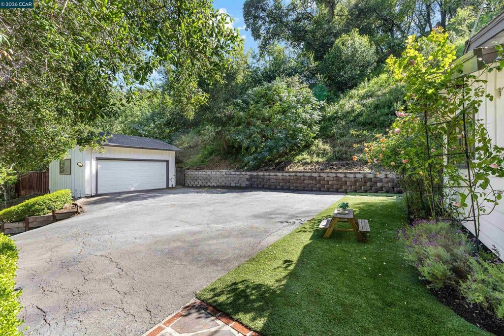 3575 Springhill Rd Rd, Lafayette CA 94549