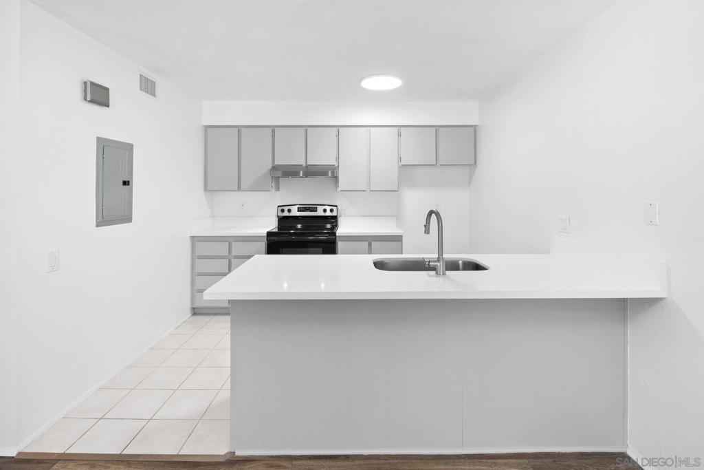 3982 Valeta Street 270