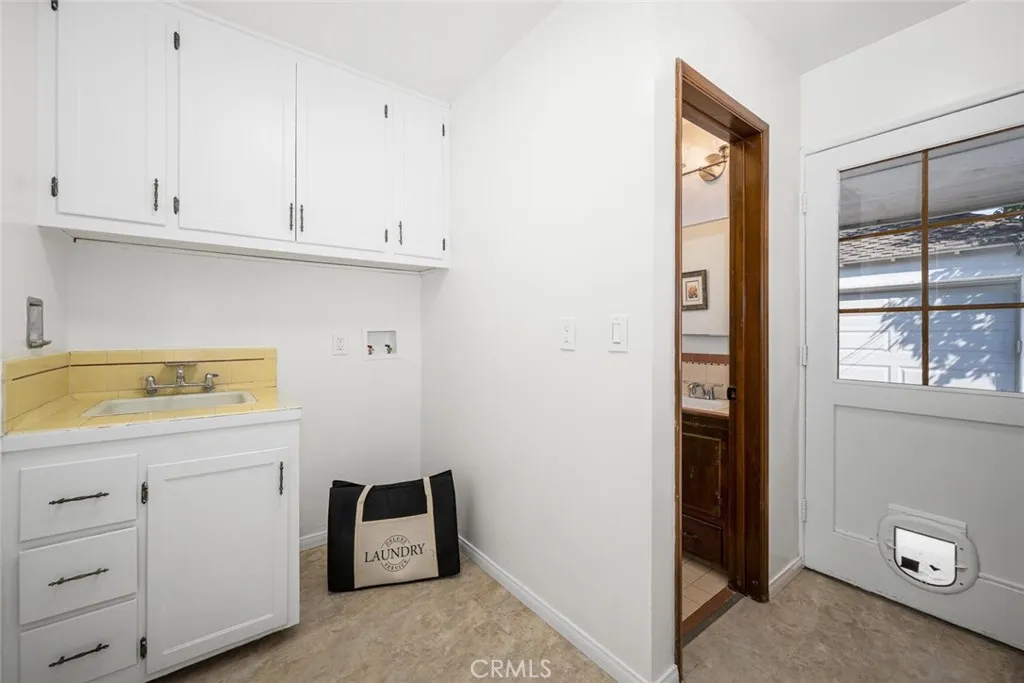 Lakewood, California 90712, United States, 3 Bedrooms Bedrooms, ,2 BathroomsBathrooms,Residential,Active,239526