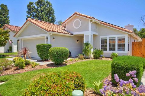 Photo of 2110 Shadetree Ln, Escondido, CA 92029 (MLS # 260014772SD)
