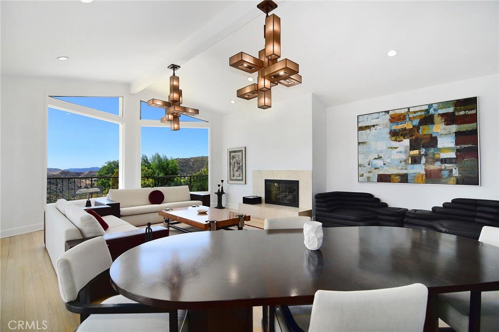 Photo of 130 Dapplegray Road, Bell Canyon, CA 91307 (MLS # SR26161497)