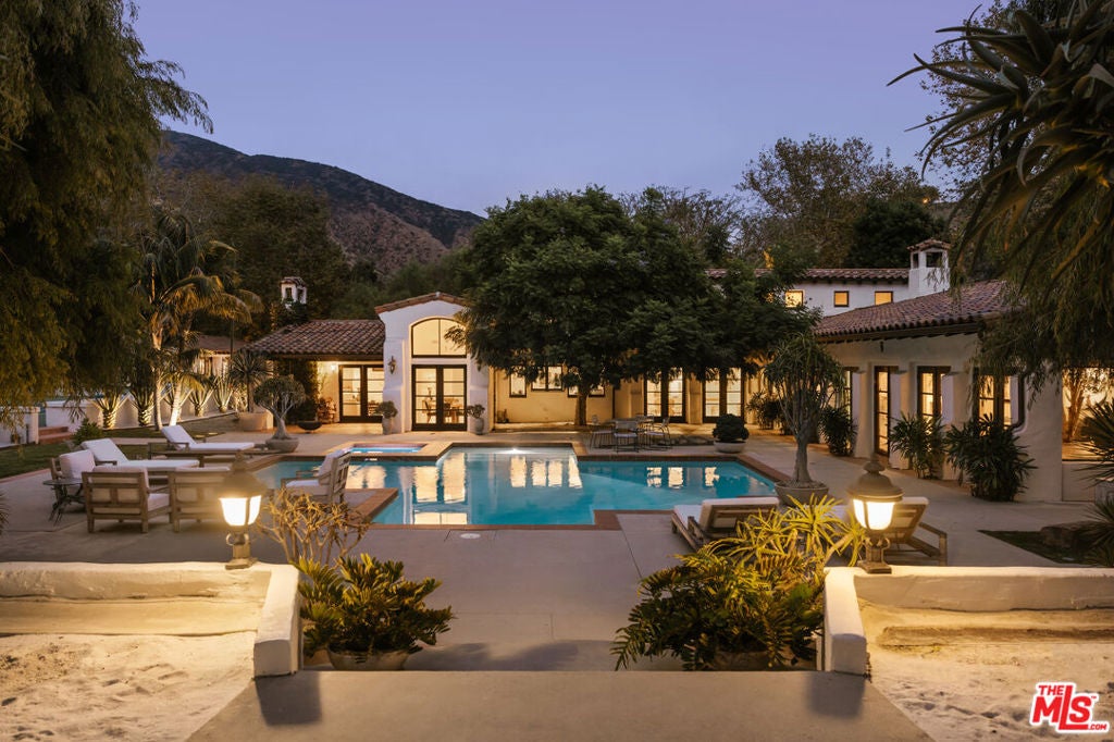 Photo of 3211 Retreat Court, Malibu, CA 90265 (MLS # 26997651)
