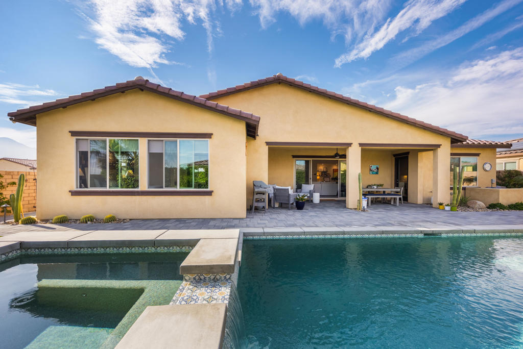 Carmela - Residential