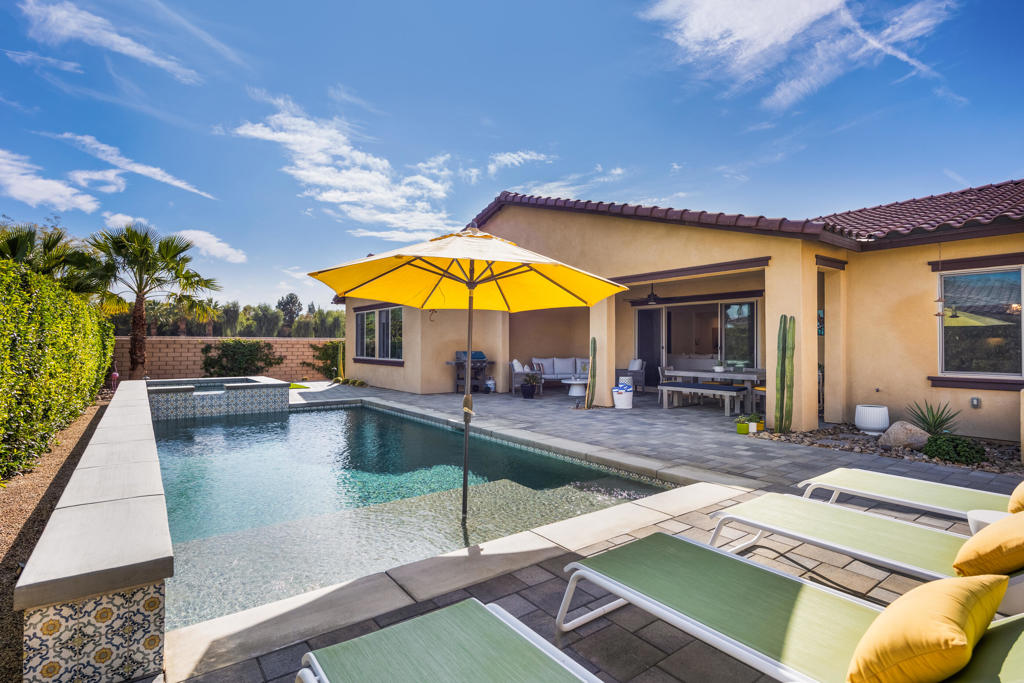 Carmela - Residential