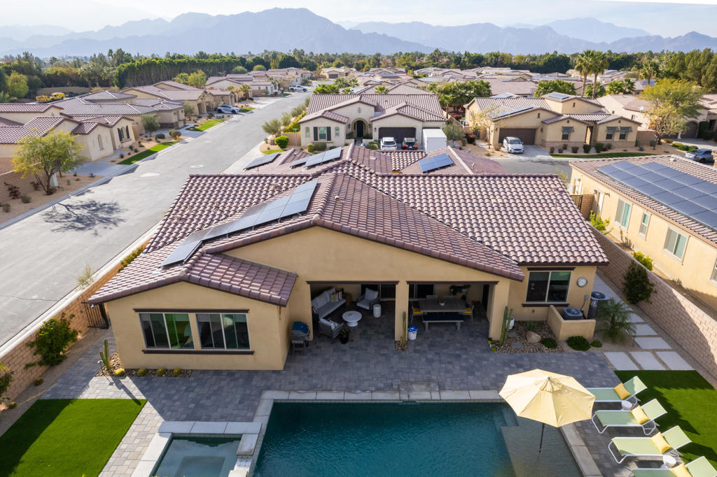 Carmela - Residential