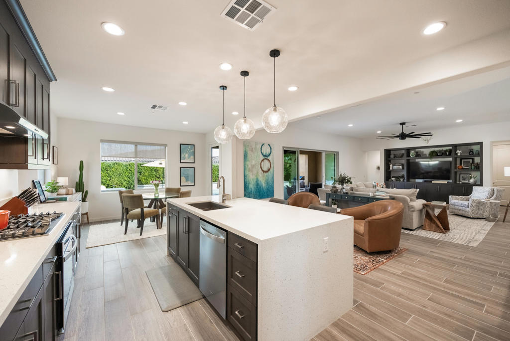 Carmela - Residential