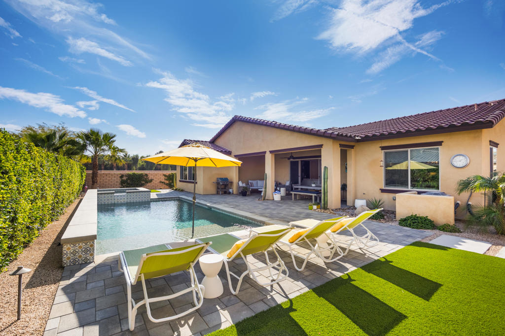 Carmela - Residential