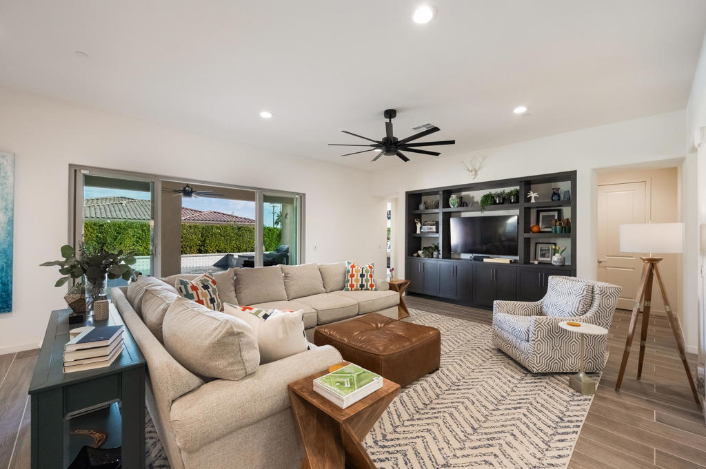 Carmela - Residential