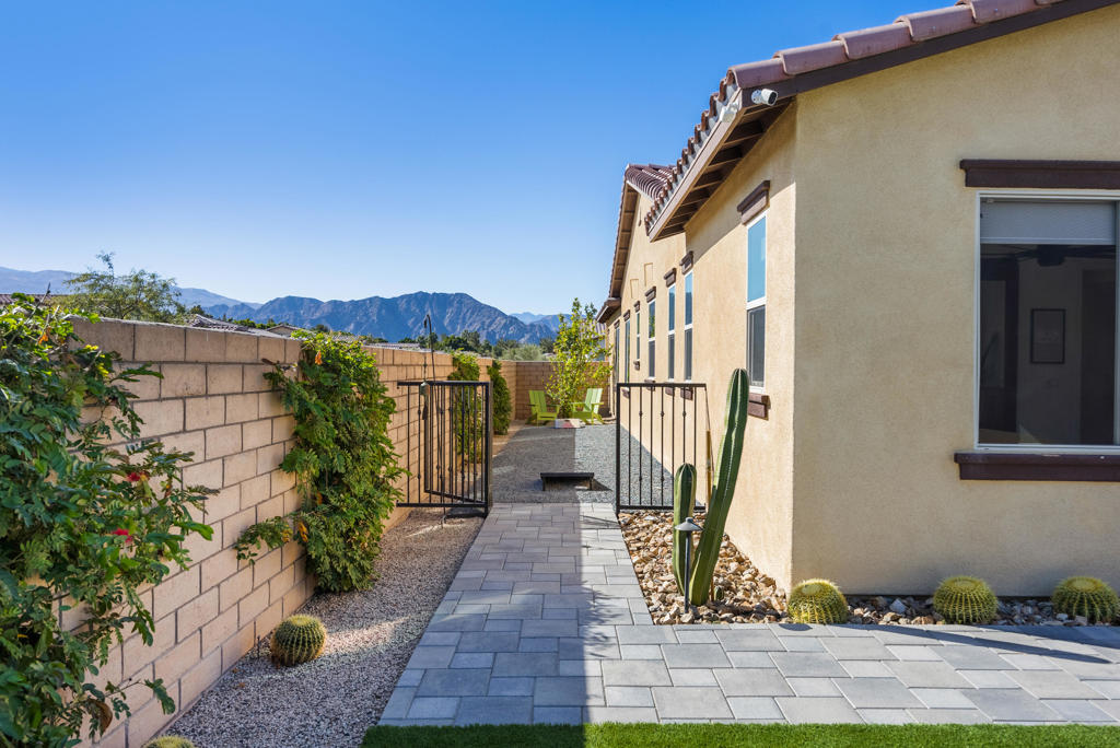 Carmela - Residential