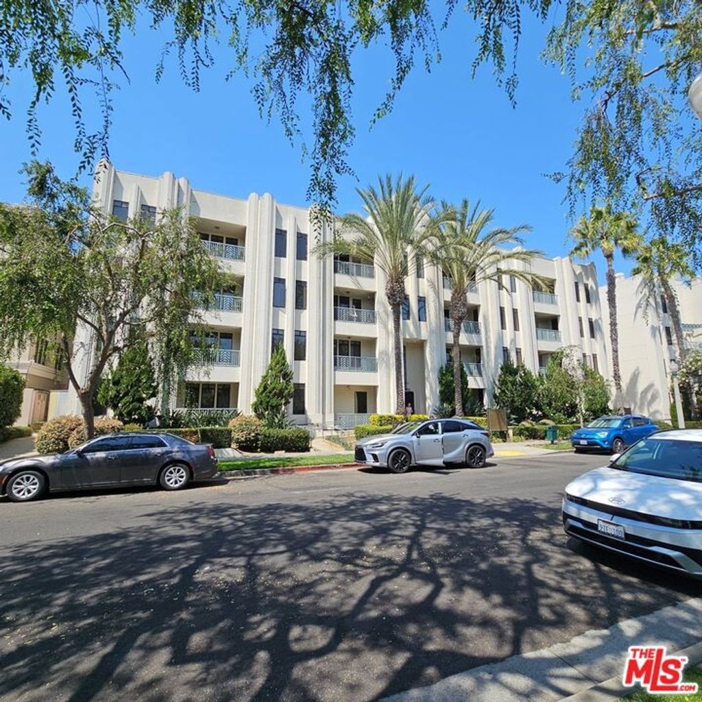 Photo of 5625 Crescent Parkway #404, Playa Vista, CA 90094 (MLS # 25587815)