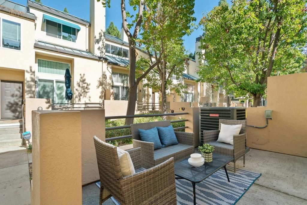 Photo of 430 Galleria Drive #4, San Jose, CA 95134 (MLS # ML82024571)