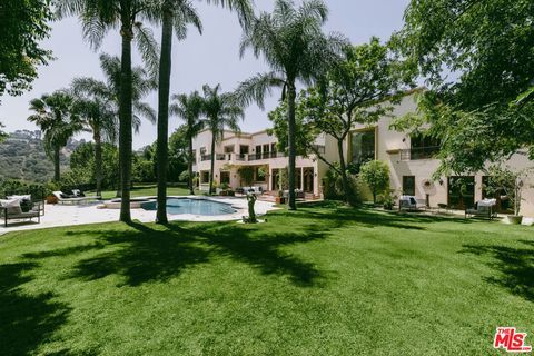 Photo of 3364 Clerendon Road, Beverly Hills, CA 90210 (MLS # 26643333)