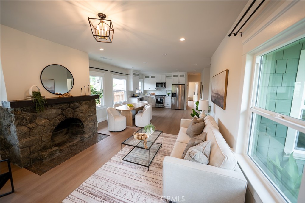 307 Melrose