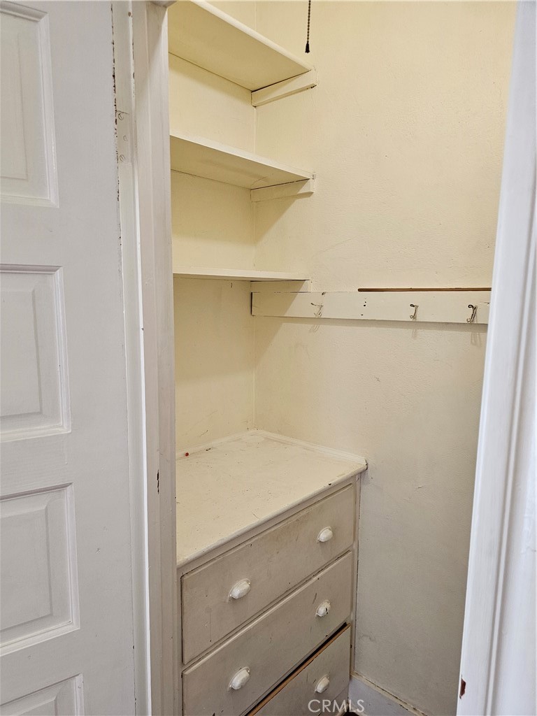 Santa Ana Triangle - Residential