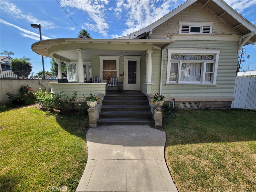 Santa Ana Triangle - Residential