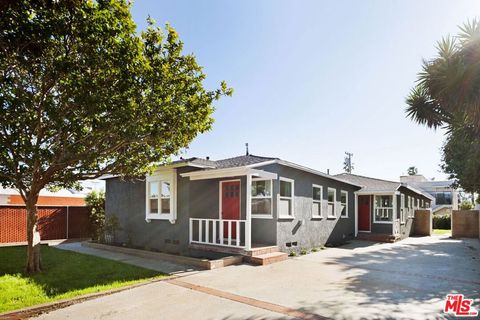 Photo of 1538 16th Street, Santa Monica, CA 90404 (MLS # 26663101)