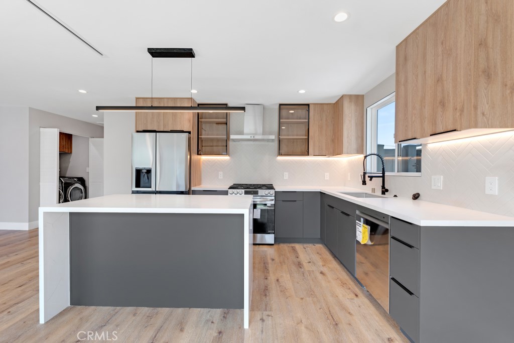 18238 Hartland Street