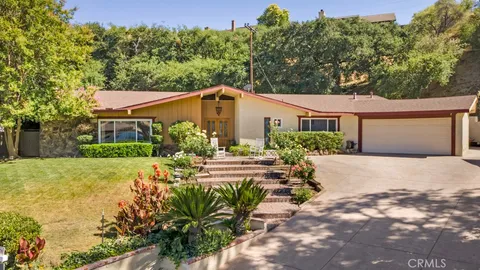 23714 Lawnside Drive, Newhall, CA 91321 - MLS#: SR25145911