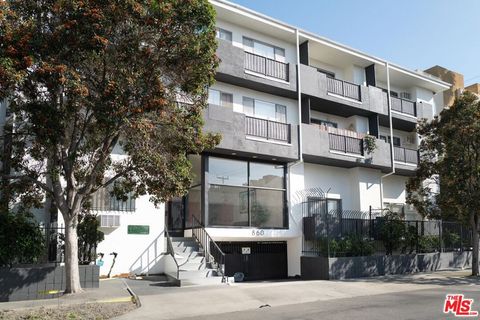 Photo of 860 S Kingsley Drive #206, Los Angeles, CA 90005 (MLS # 25624385)
