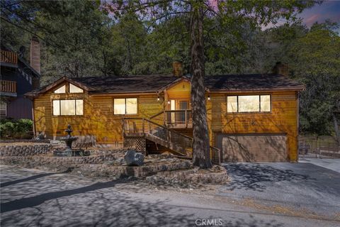 Photo of 5820 Acorn Dr, Wrightwood, CA 92397 (MLS # TR26085540)