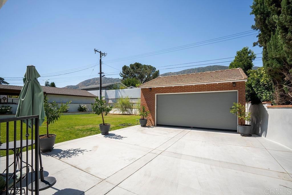453 W Laurel Avenue