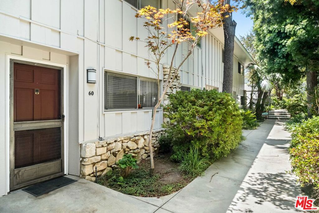 4040 Grand View Boulevard 60