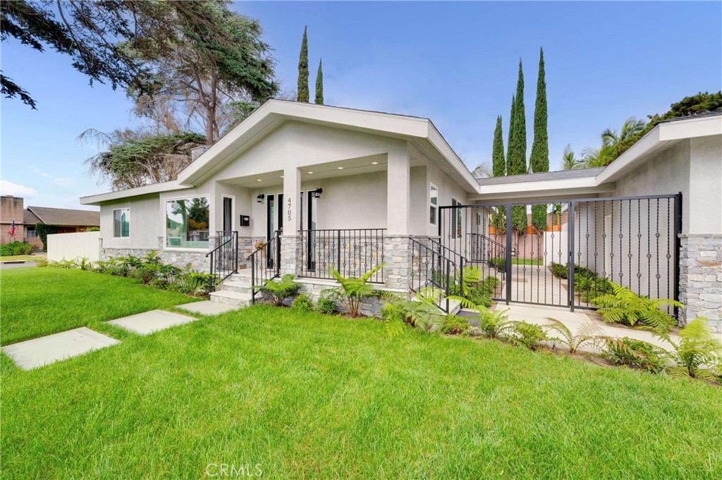 4705 Whitewood