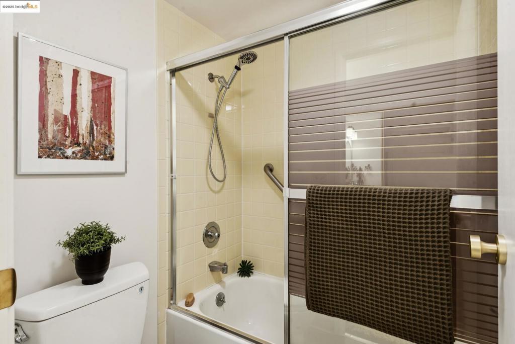 PIEDMONT PINES - Residential