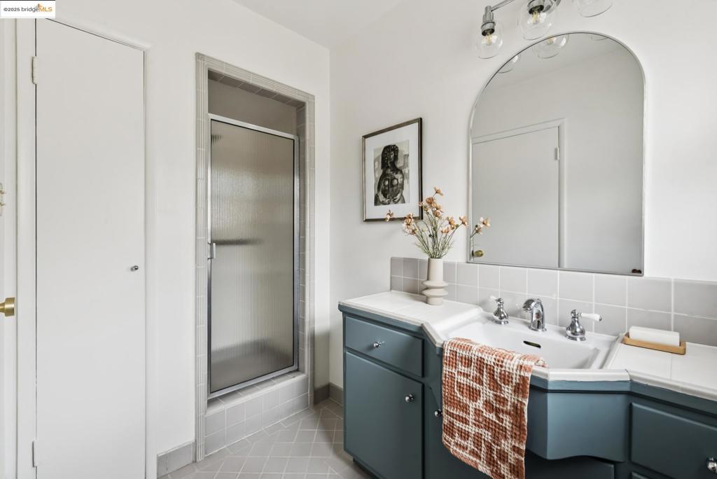 PIEDMONT PINES - Residential