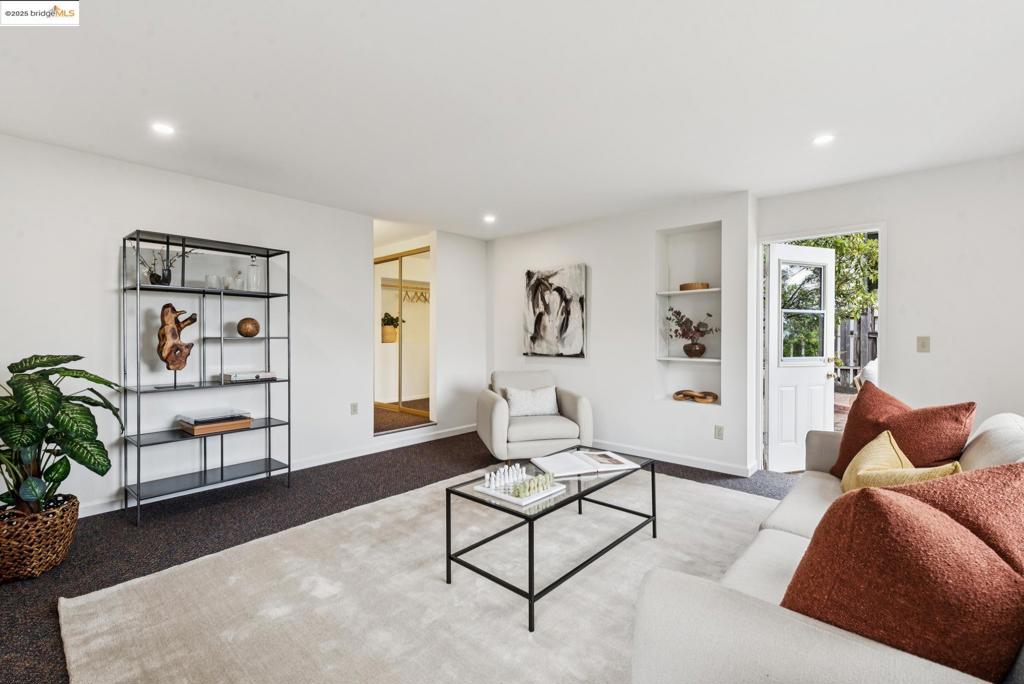 PIEDMONT PINES - Residential
