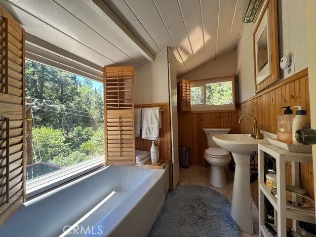 455 Blue Jay Canyon