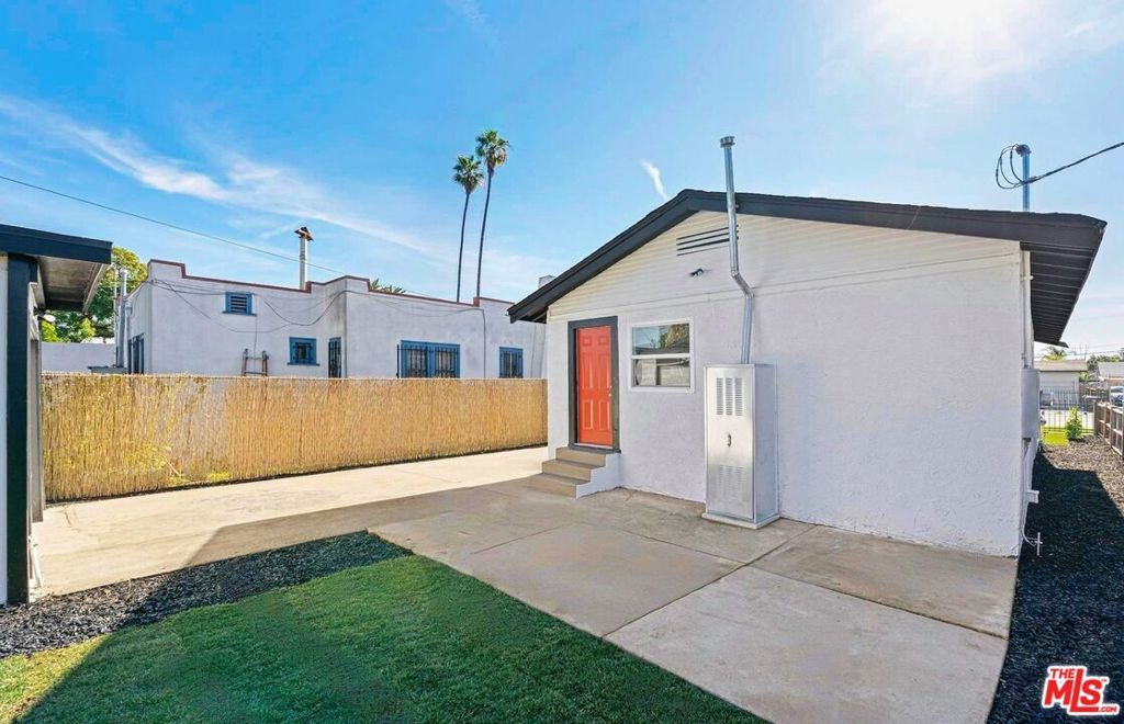 Photo of 1619 W 68th Street, Los Angeles, CA 90047 (MLS # 26687025)