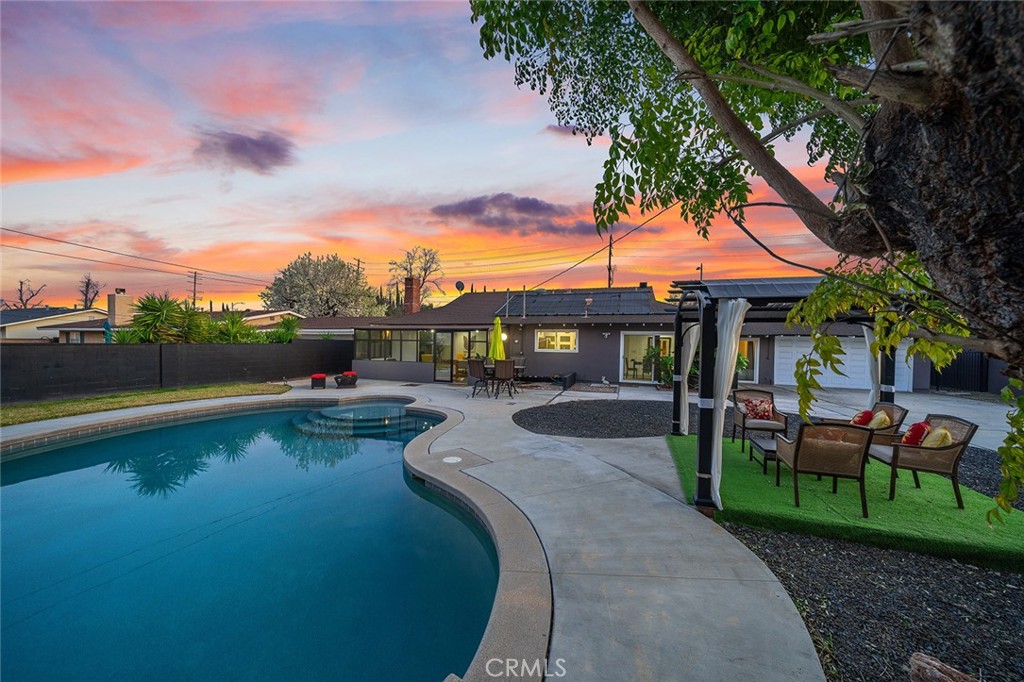 Properties 2 22349 Vanowen