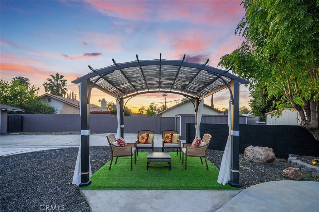 Properties 3 22349 Vanowen