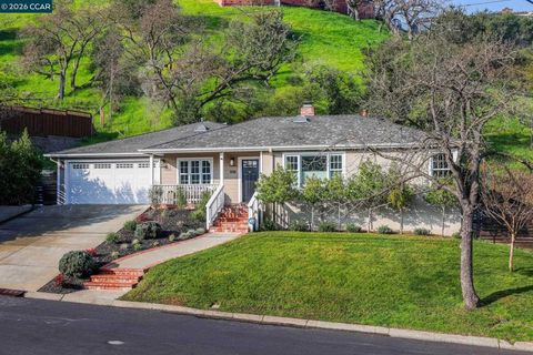 Photo of 1537 1537 Arbutus Drive Dr, Walnut Creek, CA 94595 (MLS # 41124106)