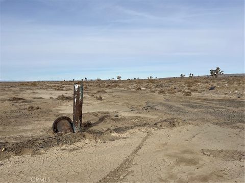 Photo of 105 E Avenue H, Lancaster, CA 93535 (MLS # WS26096522)