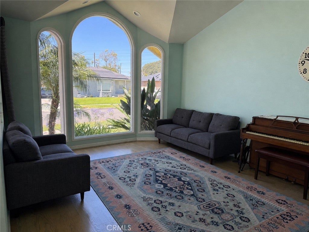 6104 Yearling