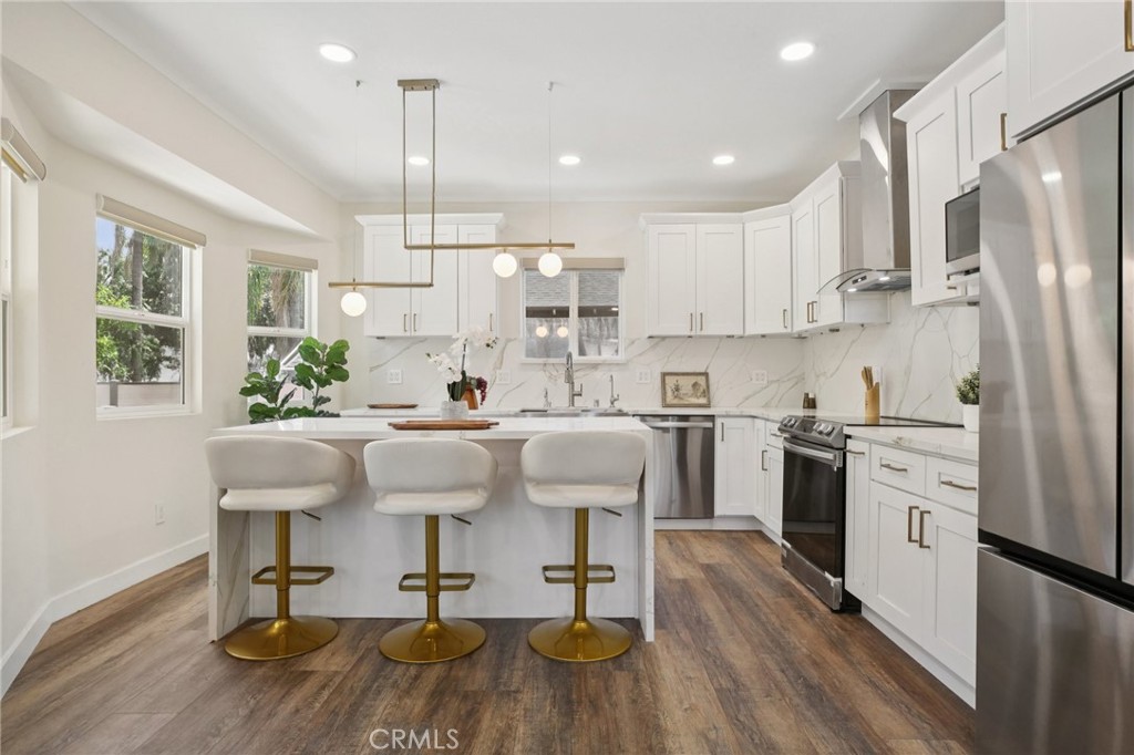 Properties 3 2643 Huron Street