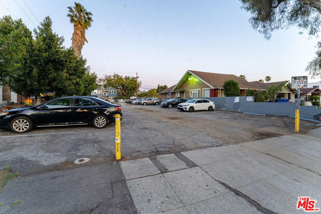 4318 Melrose Avenue