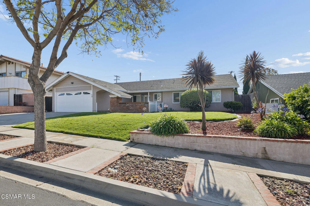 2066 Dwight Avenue