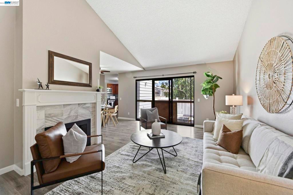 37200 Meadowbrook Cmn CMN 203, Fremont CA 94536