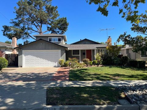 Photo of 1118 SCOTLAND DR, Cupertino, CA 95014 (MLS # ML82024764)